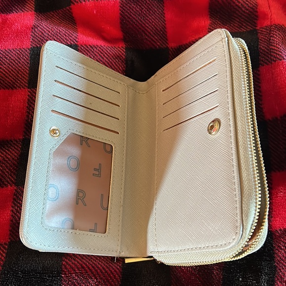 Wallet - Picture 2 of 4